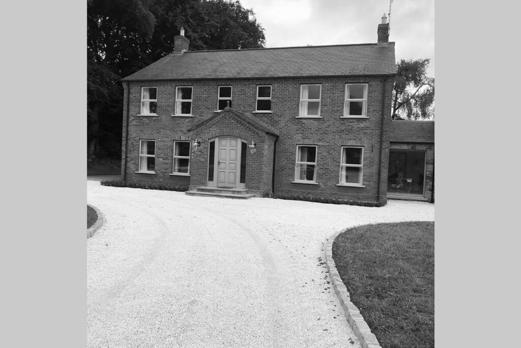 Ballyheifer House - A Beautiful 5 Bedroom Home. Махерафелт Екстериор снимка