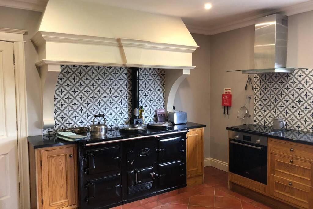 Ballyheifer House - A Beautiful 5 Bedroom Home. Махерафелт Екстериор снимка