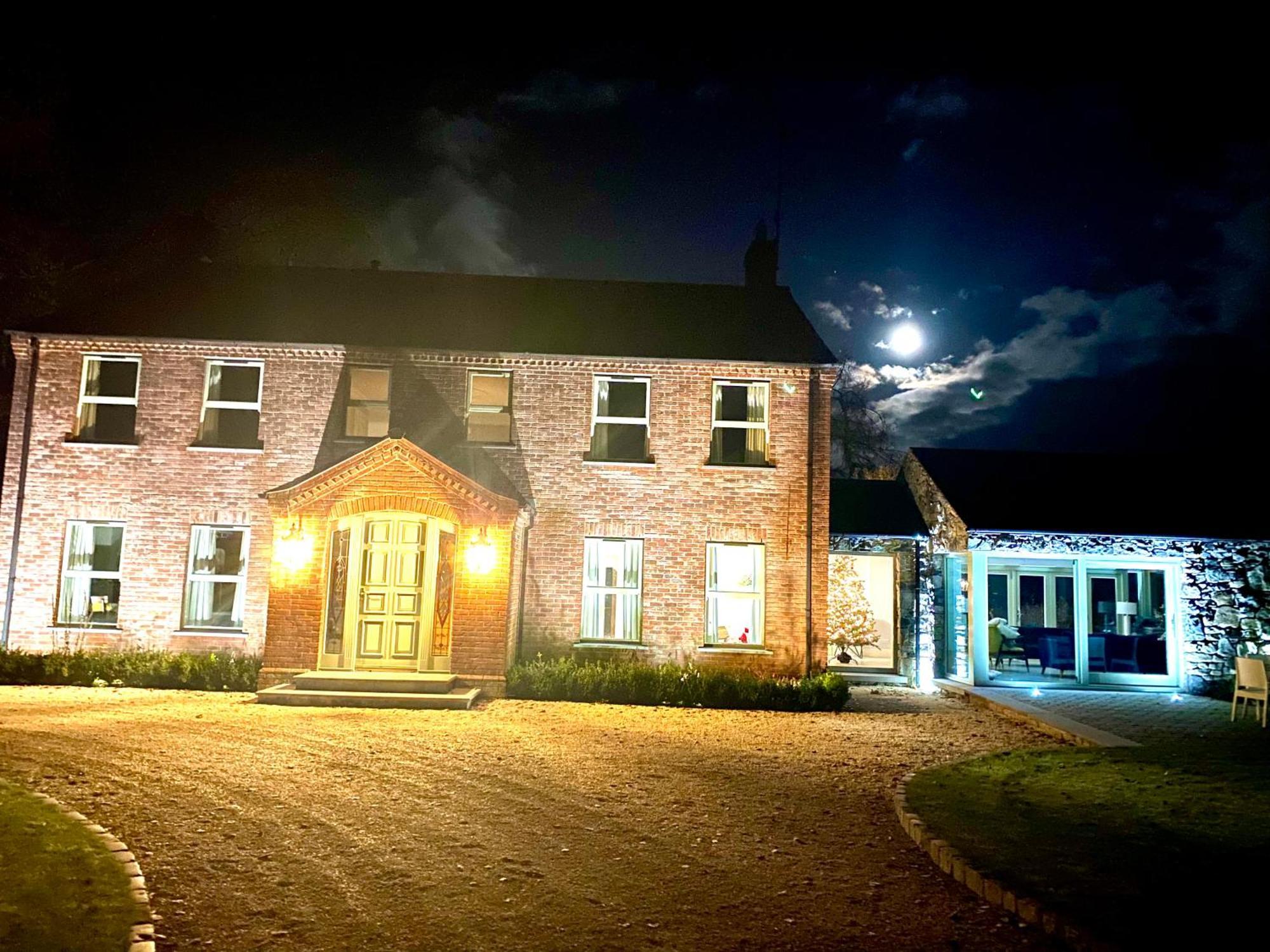 Ballyheifer House - A Beautiful 5 Bedroom Home. Махерафелт Екстериор снимка